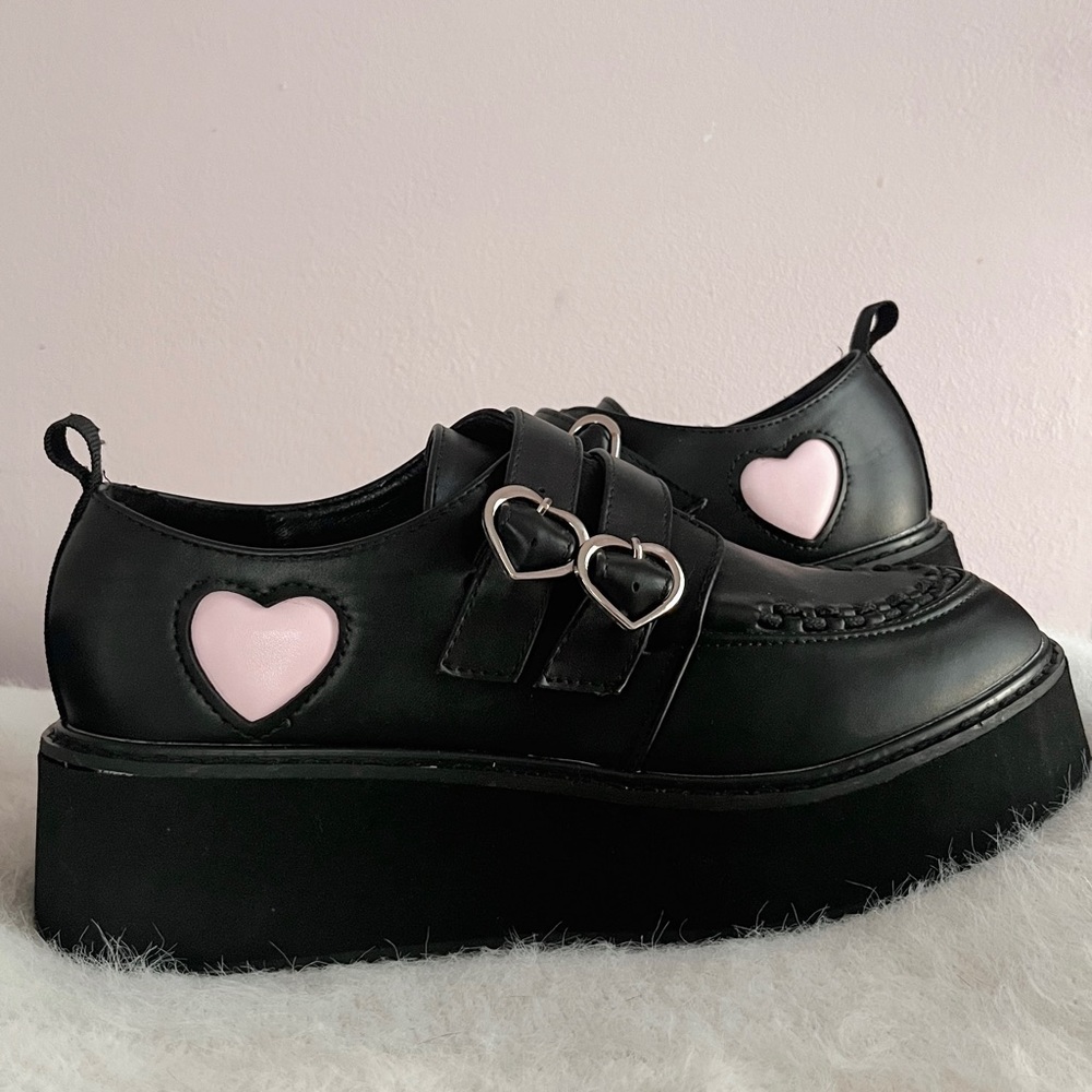 ♡ KOI FOOTWEAR Pothos Pink Heart Wave Platform Shoes